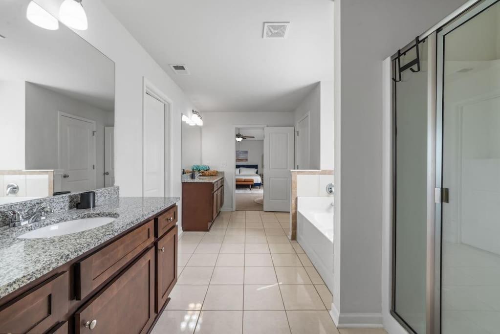 Quiet Oasis Villa ลอว์เรนซ์วิลล์ ภายนอก รูปภาพ